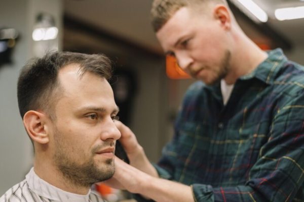 MEDIUM FADE HAIRCUT